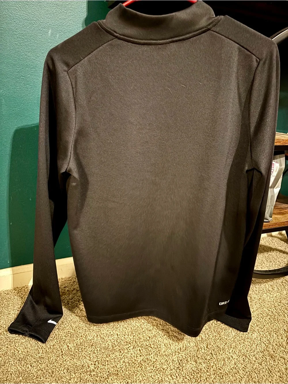 NIKE Dri-FIT Long Sleeve Quarter Zip - Black- Youth XL Unisex MSRP 65$